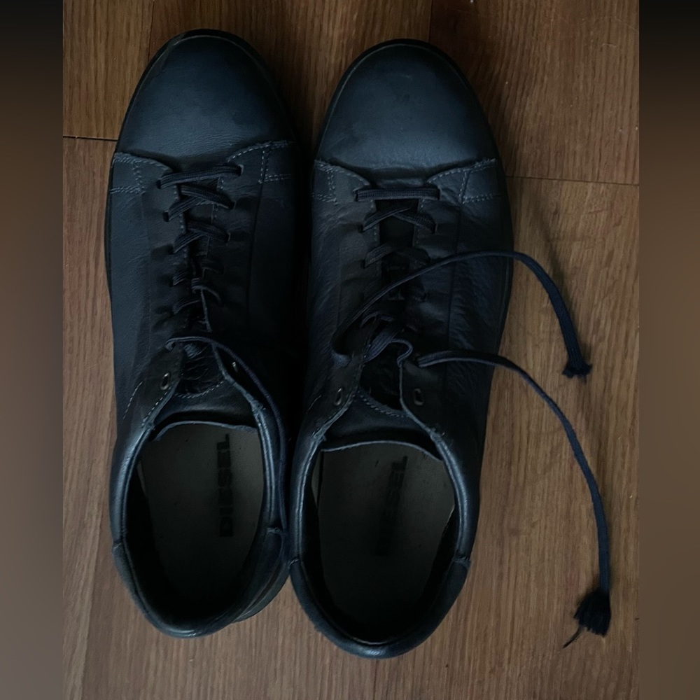 Sneakers - Picture 4 of 4